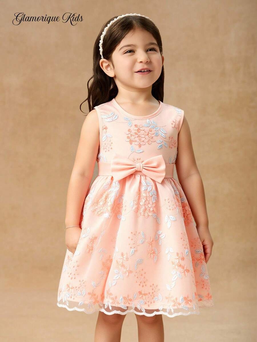 SHEIN 女童無袖刺繡 A 字傘裙網紗洋裝,優雅 3D 蝴蝶結裝飾增添甜美可愛氛圍,適合外出、公園野餐穿著,展現優雅公主風,春夏季 - 香檳色 - 查看 1