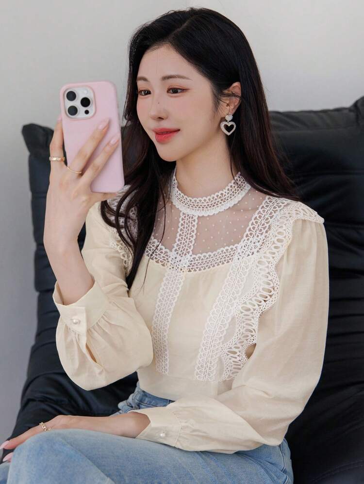 Ladies' Elegant Lace Splice Collared Long Sleeve Blouse