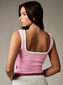 Missguided x Playboy Gerippter, taillierter Racerback-Crop-Tank mit Hasen-Logo, ärmellose Sommer-Cami-Crop-Top Retro Y2K Kollektion - Pink - Übersicht 2
