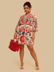 Travachic Damen Große Größen V-Ausschnitt Locker Sitzend Tropisches Blumen Muster Mini kleid Mit 3/4 Ärmeln, Lässige Resort Mode