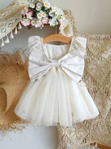 SHEIN Baby Mädchen Sommer einfarbiges apricotfarbenes süßes Blumen besticktes ärmelloses Mesh Kleid, exquisite 3D Blumen Stickerei Dekoration, leichte fließende Silhouette, geeignet für Outdoor Aktivitäten, Fotoshootings, Partys und Lässig Zuhause