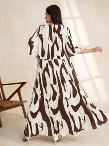 Chikora Vestido de verano de gasa con fruncido y estampado geométrico elegante para mujer de talla grande - Marrón - Ver 2