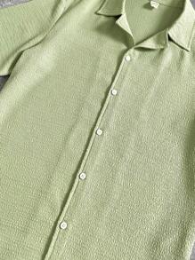 SHEIN Teenboys 宽松休闲百搭纯色纹理短袖衬衫，适合春夏季节，适合运动、外出、居家度假、穿搭