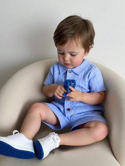 SHEIN Conjunto de camisa de manga corta y pantalones cortos de color albaricoque para recién nacidos a 1 año, de tela texturizada, adecuado para que los bebés usen afuera en verano