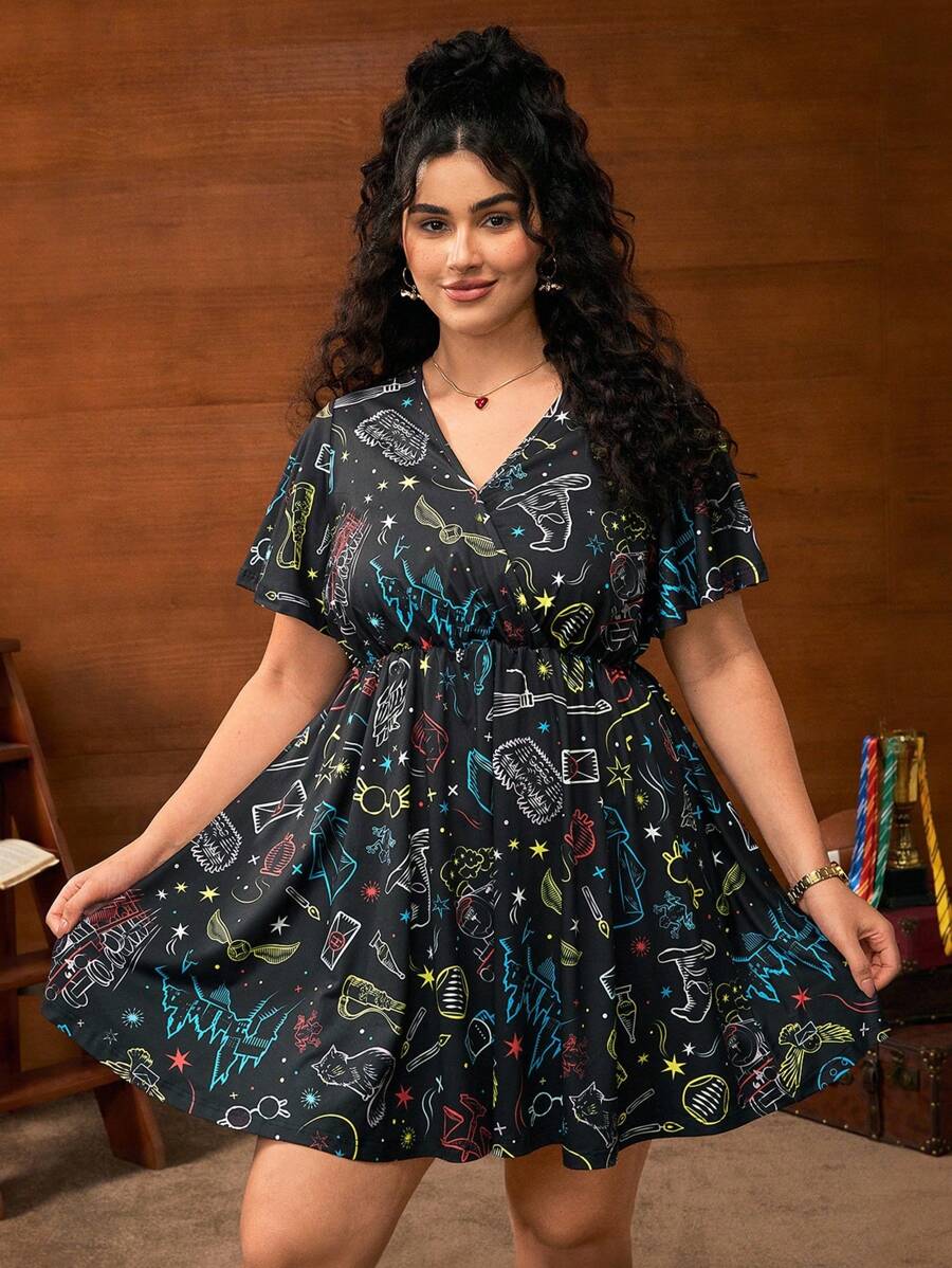 HARRY POTTER X SHEIN Vestido de manga corta con cuello en V y estampado todo sobre en talla grande, verano