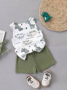 Conjunto de verano para niño bebé con estampado de dinosaurios de dibujos animados, compuesto por chaleco sin mangas de cuello redondo y shorts verdes. Estilo alegre y lindo, adecuado para aventuras al aire libre, uso cómodo en casa y fiestas de verano.