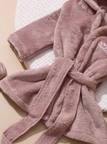 SHEIN Newborn Girl Photography Bathrobe With Matching Turban Hat And Mini Slippers Infant Photoshoot Outfits Love Embroidery Newborn Props Baby Robe Baby Girl Robe Set Baby Bathrobe Fall Winter - Dusty Pink - View 4