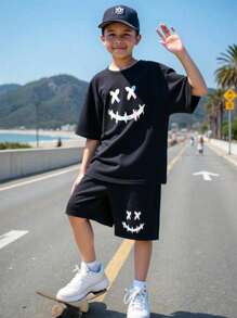 2 件套儿童青少年男童休闲日常百搭舒适度假图案印花宽松圆领短袖 T 恤和短裤套装