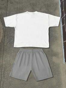 Manfinity Roghcode Bộ áo thun tay ngắn cổ tròn in chữ và ký tự kèm quần short có túi cho nam Bộ áo thun và quần short họa tiết cho nam Áo thun và quần short họa tiết Bộ áo thun và quần short họa tiết - Nhiều màu - Xem 2