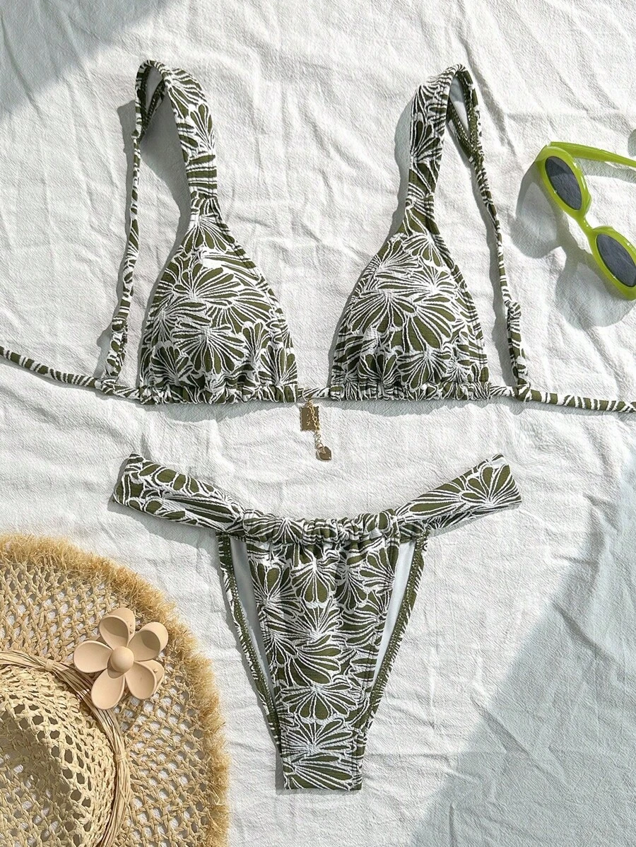 Swim Vcay Conjunto de dos piezas de ropa de playa para mujer de primavera y verano, traje de baño triangular de unicolor con textura única y decoración con colgante, conjunto de bikini para vacaciones en la playa - Multicolor - Ver 1