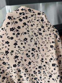 SHEIN Vestido casual de maternidad con cuello en V con estampado floral, volantes en el bajo y mangas largas - Beis - Ver 7