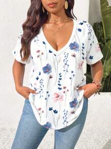 SHEIN Frenchy Camiseta casual de talla grande para mujer con estampado floral retro en azul y blanco, estampado floral sobre unicolor, cuello en V y mangas cortas - Azul y blanco - Ver 6