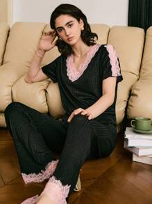 Moireta Eleganter & bequemer zweifarbiger Spitze Patchwork Damen Pyjama-Set