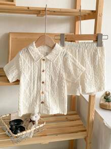 SHEIN Vintaside Kids Conjunto de ropa para bebé niño de 0 a 1 año, Camisa de manga corta y pantalón corto color albaricoque, Tela texturizada adecuada para que los bebés usen afuera en verano