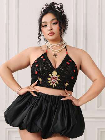 Hippie Plus Size Baroque Gothic Style Floral & Gem Embroidered Necklace Crop Top For Women, Summer