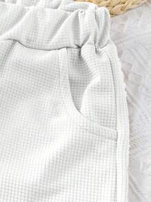 SHEIN Vintaside Kids 2 件套年轻男童夏季时尚 Polo 领短袖衬衫和户外休闲运动短裤套装