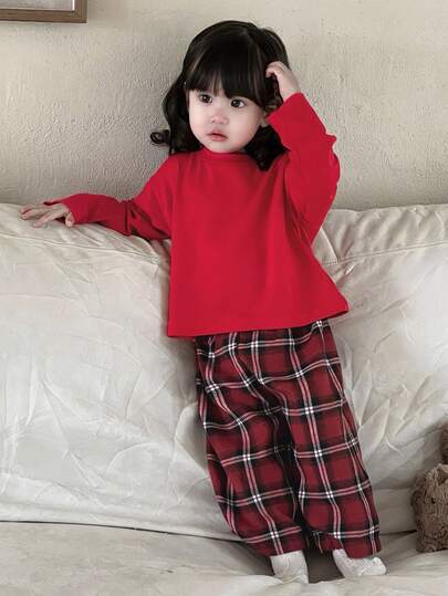 DAZY طقم تيشيرت كاجوال بياقة دائرية باللون الأحادي وبنطال مربعات للبنات الصغيرات، ملابس منزلية