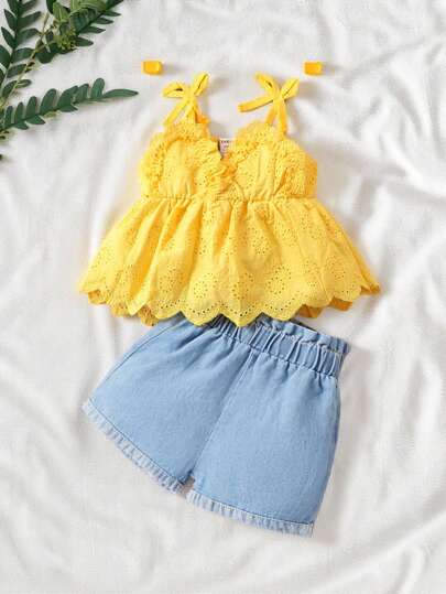 SHEIN Vintaside Kids 女嬰肩部蝴蝶結貝殼邊吊帶上衣&紙袋腰牛仔短褲