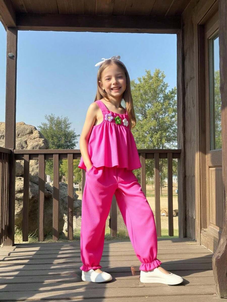 女童简约套装 - 粉色钩针编织上衣，宽松彩色印花阔腿裤，裤脚饰有荷叶边，适合夏季穿着的休闲套装，女童夏季服装