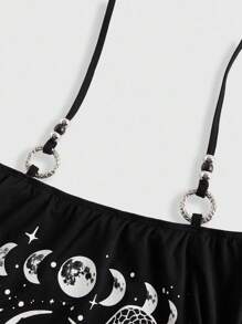 ROMWE Goth Camiseta de talla grande con escote descubierto, estampado de serpiente y luna creciente en estilo gótico con adornos