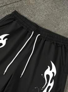 Manfinity EMRG 男士休闲肖像和字母印花圆领短袖T恤和短裤套装，夏季男士图案T恤和短裤套装图案T恤和短裤套装黑白短款套装男 - 彩色 - 查看 4
