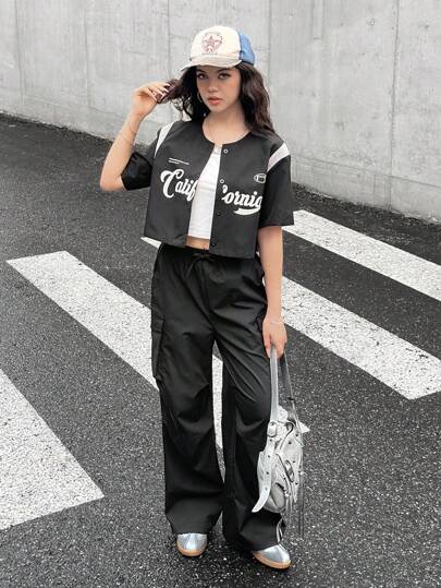 SHEIN 少女黑色复古文字印花短袖上衣和束腰宽松工装裤，休闲街头时尚美式校园风格服装