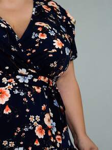 Pretty and Ole 大码夏季 V 领花卉荷叶边下摆度假风格中长连衣裙女装 - 彩色 - 查看 8