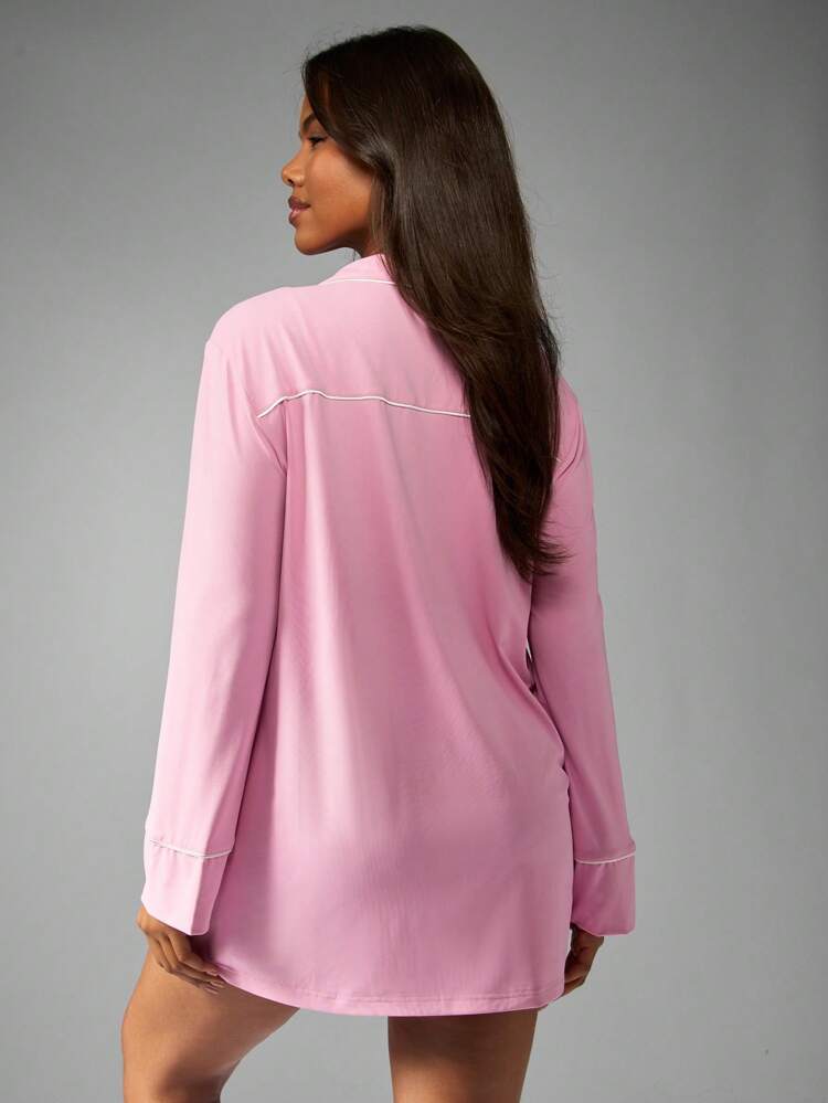 MISSGUIDED Knopfverschluss Nachthemd mit Langarm, Satin-Finish Nachtwäsche mit Bindekordel, überweitige Nachthemd Nachtwäsche