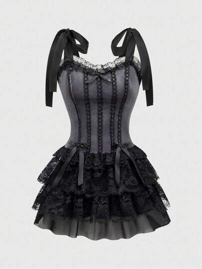 Robe style gothique vintage palace avec dentelle contrastée, pendentif croix. Robe nuisette à liens velours pour femme