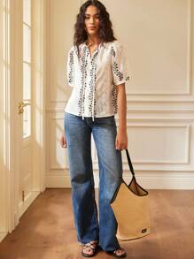 Écloséra 优雅法式复古圆领短袖黑米色刺绣花卉女士春夏衬衫 - 杏色 - 查看 3