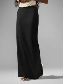 MISSGUIDED 优雅缎面长裙高腰及地长款晚礼服侧开衩长款直筒婚礼宾客秋冬半身裙 - 黑色 - 查看 1