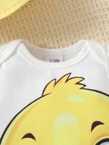 SHEIN Conjunto de mameluco sin mangas con estampado de pato lindo para bebé recién nacido niño + sombrero de ala ancha tejido amarillo casual para vacaciones, adecuado para bebés de 1 a 9 meses, apropiado para vacaciones, actividades al aire libre y viajes de ocio - Multicolor - Ver 5