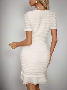 Xyvia Vestido corto de verano elegante para mujer con textura, decorado con botones y volantes en el bajo