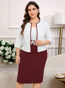 SHEIN Clasi 2 Stücke Set in Übergröße – Elegantes Slip-Kleid aus Spitzen-Patchwork und Cardigan-Set mit Kontrastbesatz