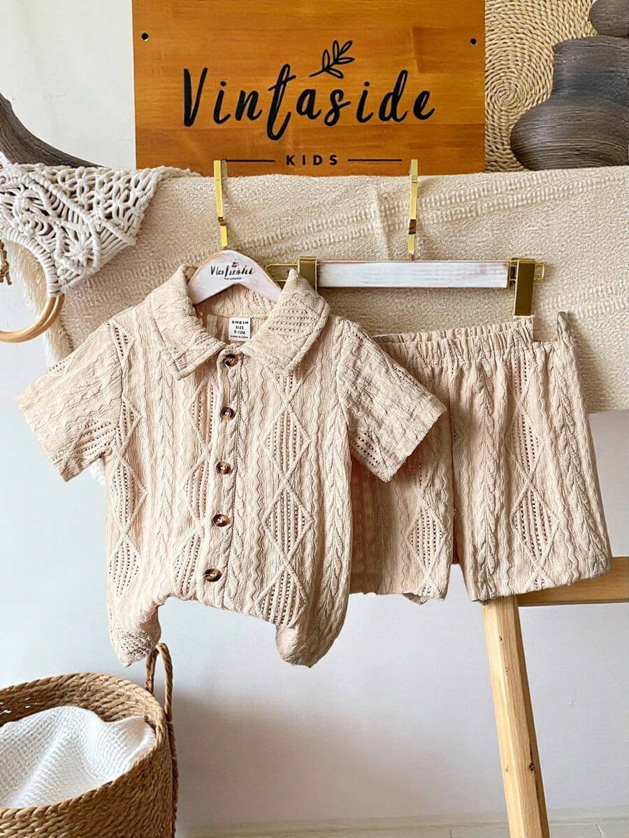 SHEIN Vintaside Kids 新生兒-1歲適用中性嬰兒套裝 杏色紋理短袖上衣與短褲套裝 淺褐色夏季休閒度假復古風格幼童服飾 - 卡其色 - 查看 1