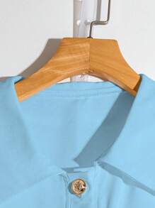 Franclia 法式优雅通勤风纯色领口金属装饰纽扣短袖腰带装饰女式衬衫，适合大学穿着