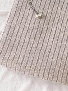 Bộ 2 món cho bé gái tuổi teen, áo dài tay đính ngọc trai và váy ngắn chữ A, trang phục thanh lịch cho mùa xuân, thu và đông. - Màu Xám nhạt - Xem 5