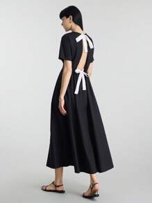 Ontre 2025 夏季新款度假风格露背设计蝴蝶结肩带撞色缎带短袖宽松 A 字中长连衣裙，女式休闲黑色长裙 - 黑色 - 查看 5