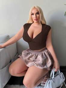 SHEIN SXY Plus Size Women's Basic Solid Color Deep V Neck Sexy Slim Fit Short Tee Shirt, Suitable For Everyday Wear, Western Wear, Cruise Attire, Music Festival, Concert, Carnival Party, Beach Vacation, Date Night, Birthday, Bachelorette Party, Club, Cute, Casual, Shopping, Streetwear, Going Out, Easy To Match & Looks Slim, Accent Your Body, Flatter The Figure, Brown Top, Cleavage Top, Chocolate Brown Top,Going Out Tops