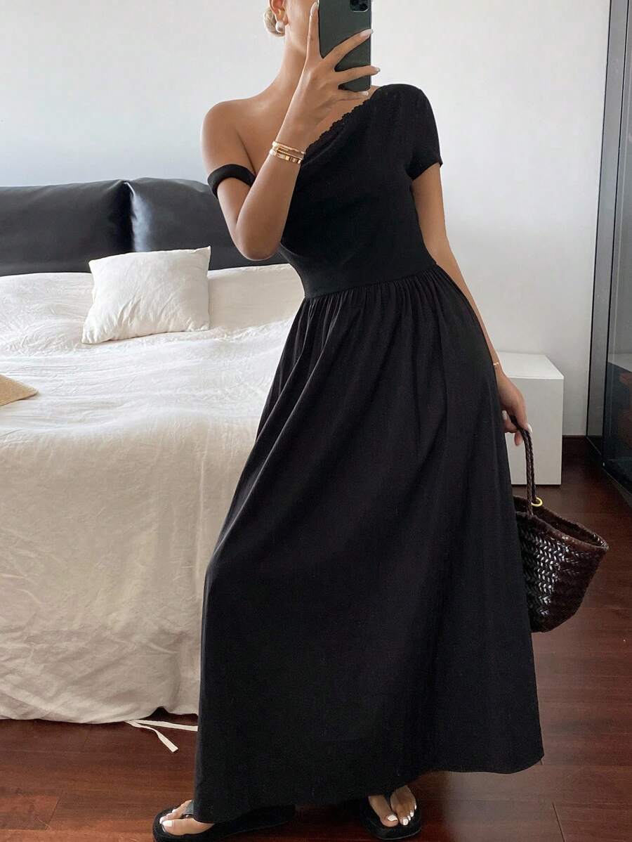 Livesso Einfarbiges Spitzen-Patchwork asymmetrisches Schulter Kurzarm Taille ausgestelltes Maxikleid, elegantes lässiges Herbstkleid für Frauen - Schwarz - Übersicht 1