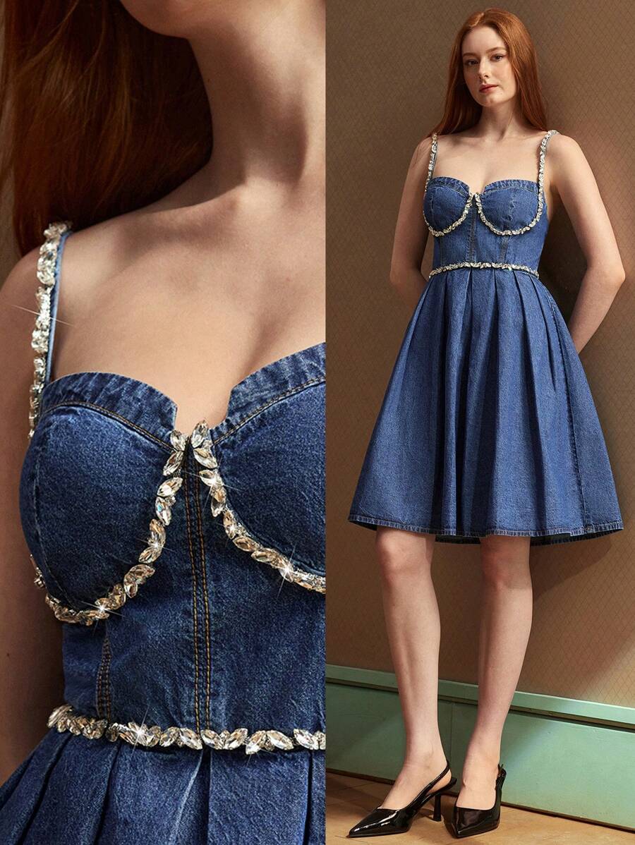 SHEIN Frenchy Vestido vaquero mini sin mangas, nuevo diseño de nicho elegante con cadena de strass cosida a mano para el verano - Azul - Ver 1