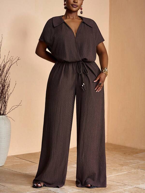 Veslaya Große Größen einfarbiger Criss-Cross Wickel-Lässig-Jumpsuit mit losen kurzen Ärmeln