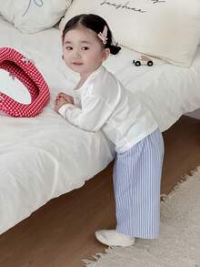 DAZY 女童休闲圆领T恤和条纹宽松裤家居服套装 - 藍白色 - 查看 9