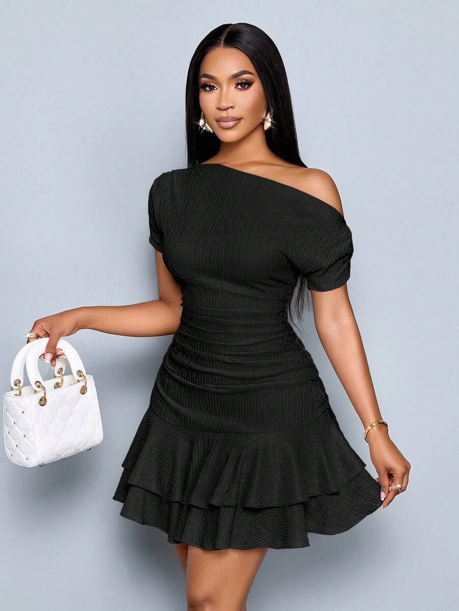 SOLERSUN 女士优雅派对日间杏色针织不对称领口长袖褶皱双褶迷你连衣裙 - 黑色 - 查看 1