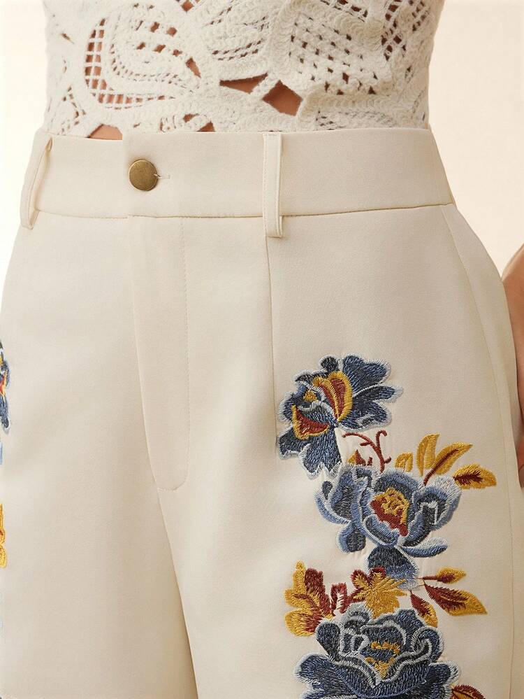 Shorts casuales de pierna recta con bordados y botones para mujer