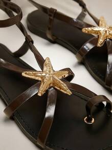 SHUZIA Sandali piatti da donna comodi per tutti i giorni estivi, carini per vacanze e momenti casual, con decorazione a stella marina color oro
