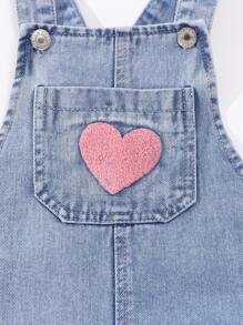 SHEIN Denimly 少女牛仔连体裤。推荐甜美清凉的学院风休闲风！紫色+粉色爱心羊毛刺绣，甜美可爱。可调节肩带。侧面纽扣设计，方便穿着。宽松舒适。适合外出、购物、日常休闲、上学、旅行和度假。