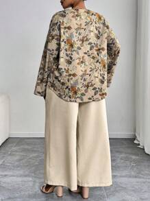 SHEIN PETITE CURVE Ensemble chemise et pantalon à imprimé floral grande taille, tenue décontractée de vacances - Nude - Voir 2