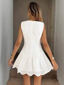 Easowa 女士无袖圆领蕾丝下摆刺绣镂空休闲度假优雅迷你连衣裙 - 白色 - 查看 2