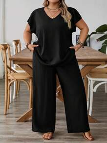 SHEIN CURVE+ Große Größen Einfarbiges Top mit V-Ausschnitt und kurzen Ärmeln und Hose mit weitem Bein, lässiges zweiteiliges Set, Große Größen Zweiteilige Outfits, Curve Große Größen Co Ords, Damenkleidung in Übergröße, Große Größen Sets für Damen, 6XL Plus Damenkleidung - Schwarz - Übersicht 5